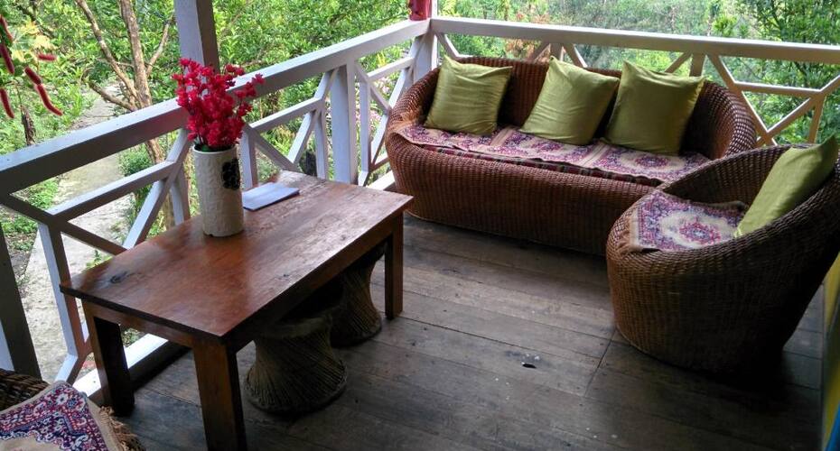 Mayal Lyang Homestay, Mangan 2